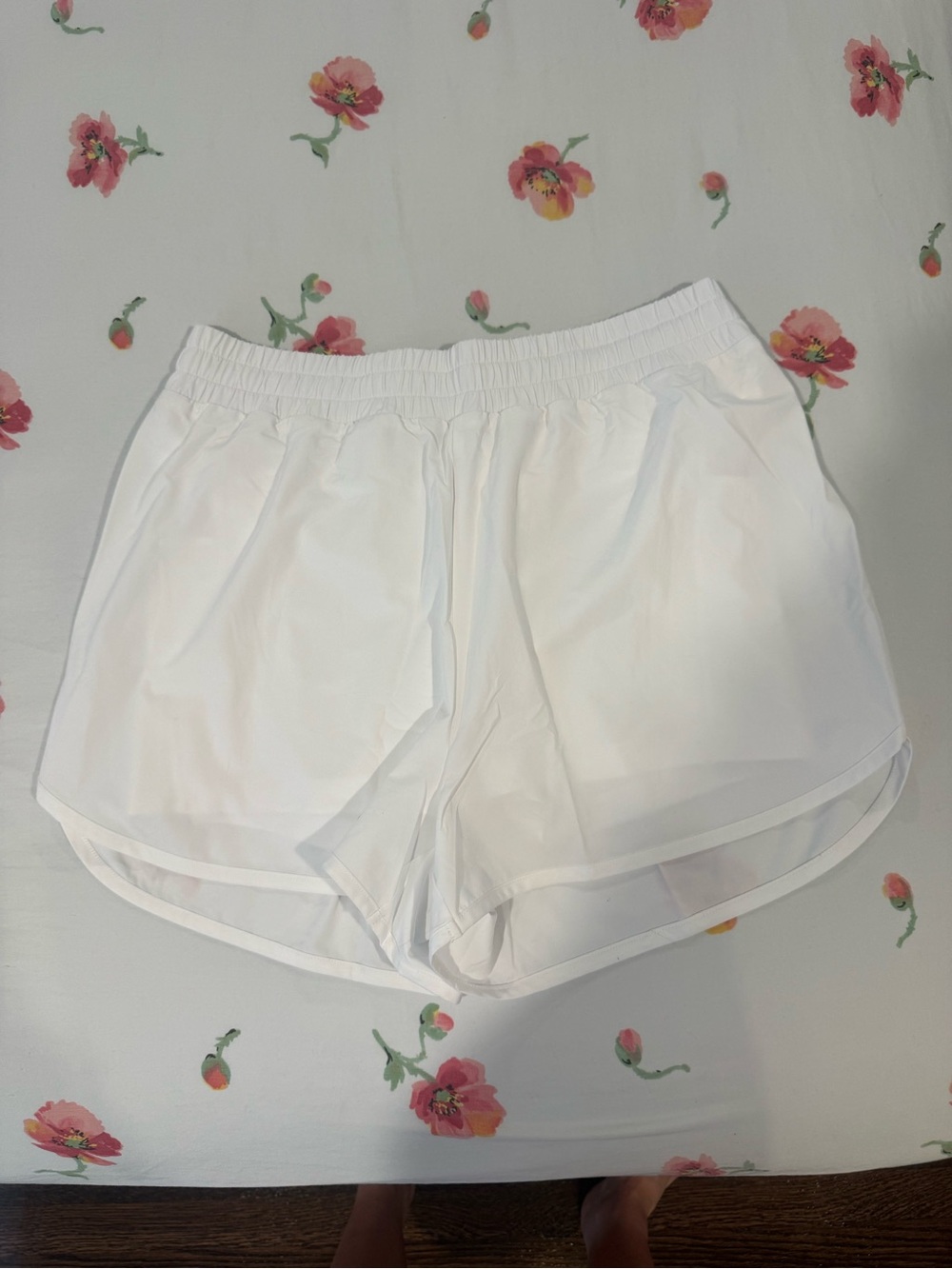 Beyond Yoga White Athletic Shorts with Elastic Waist